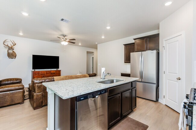 1905 Osbert Nelly Dr
