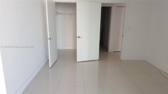 Photo - 79 SW 12th St Unit 1910-S