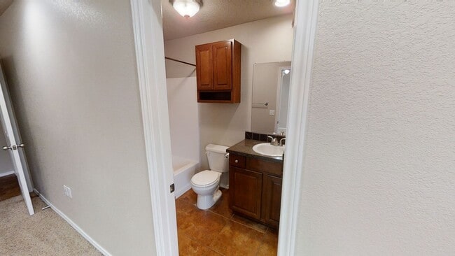 Photo - 1105 W 15th St Unit B