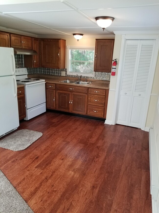 Photo - 1162 12 Oaks Cir