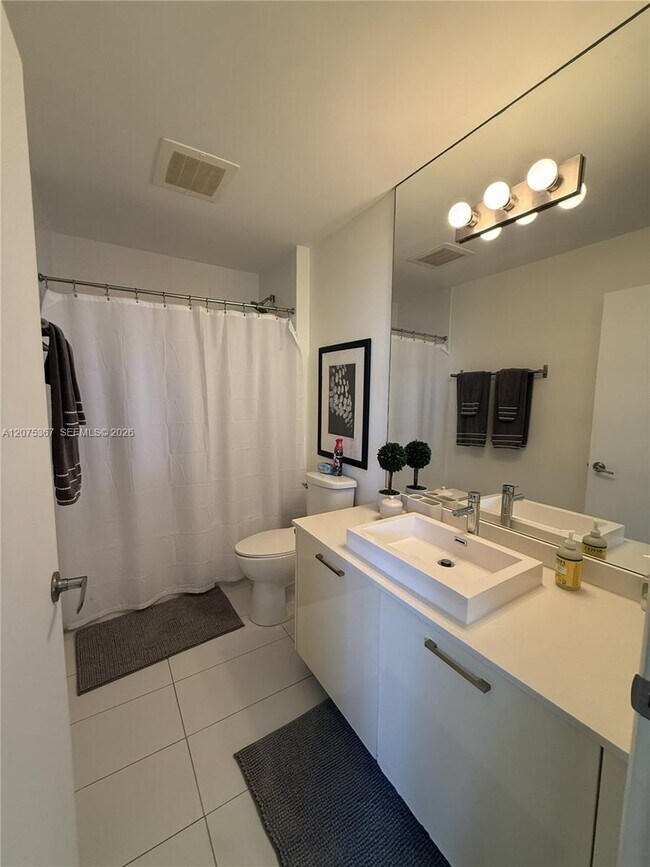 Photo - 151 SE 1st St Unidad 405