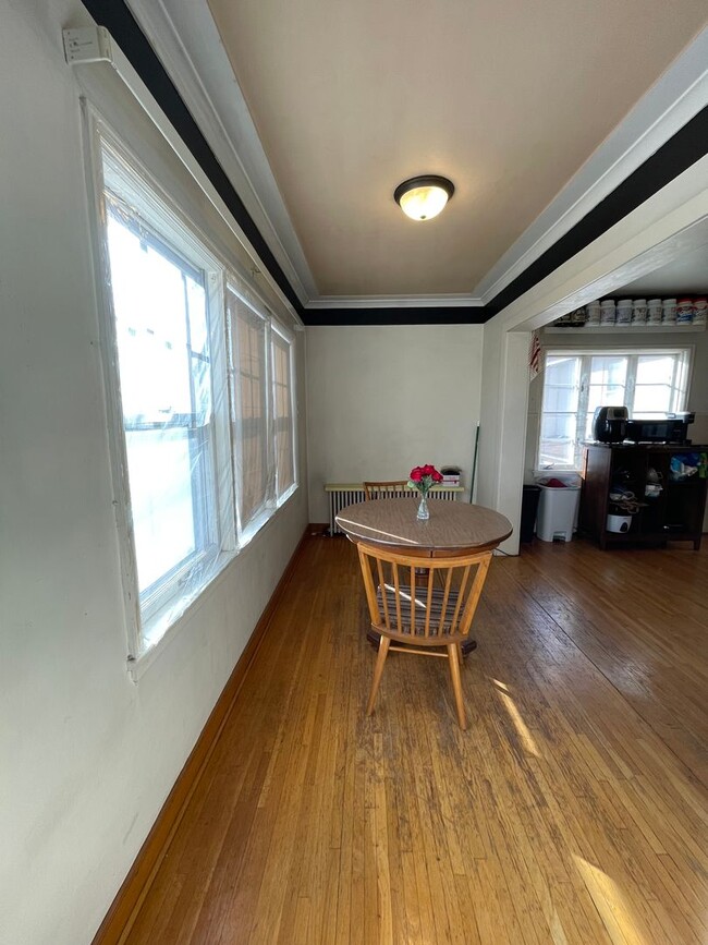 Photo - 131 N 21st Ave E Unit Upper #2