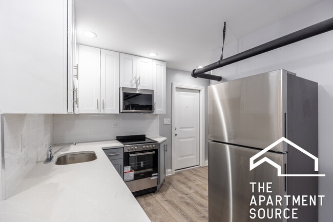 Photo - 1224 W Rosemont Ave Unit G