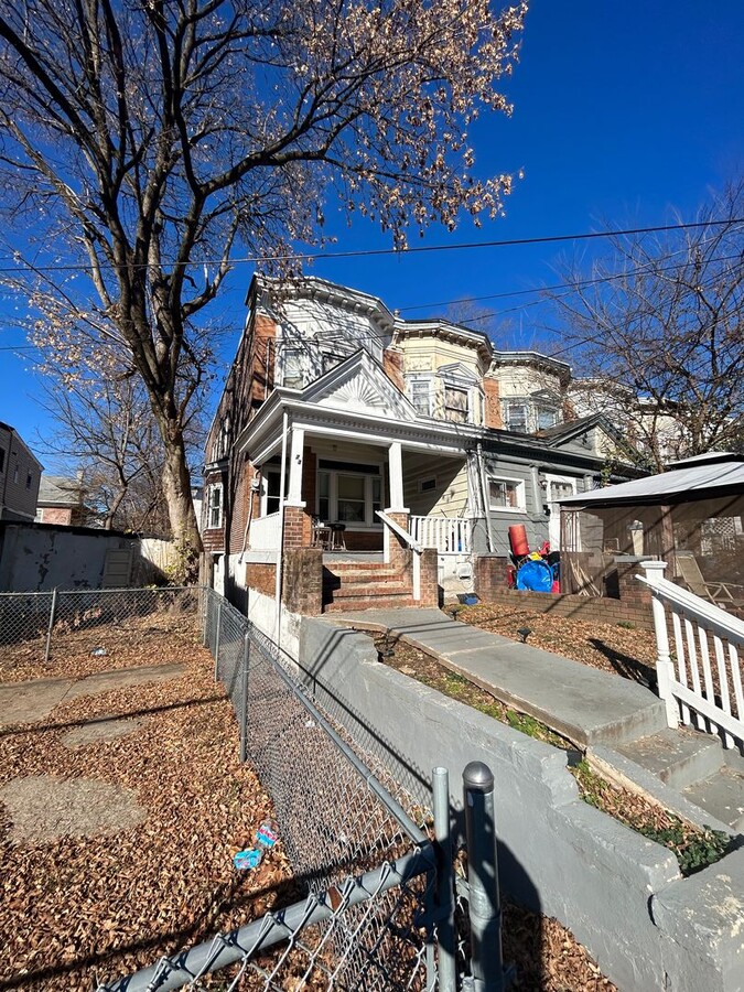 Photo - 73 General Greene Ave House