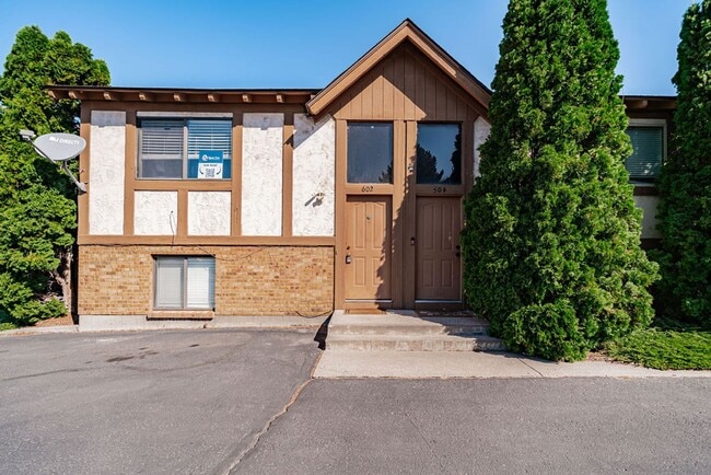 Building Photo - 602 John Adams Ct