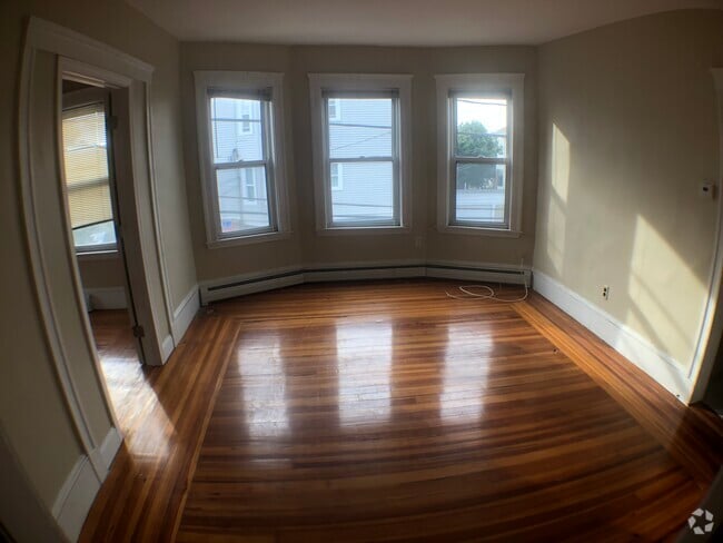 Building Photo - 49 Conwell Ave Unit 2 Rental