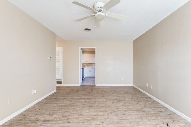 Photo - 2412 46th St Unit B