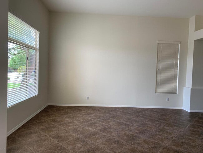 Photo - 1530 W Thompson Way