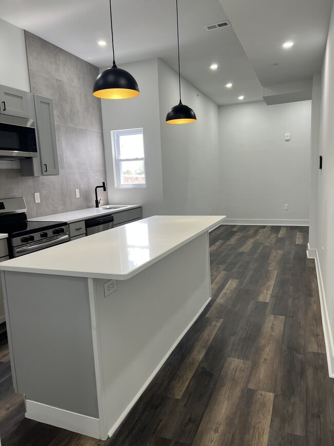 736 E Chelten Ave Unit 3