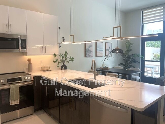 Photo - Zahrada 2- An enclave in Downtown Sarasota
