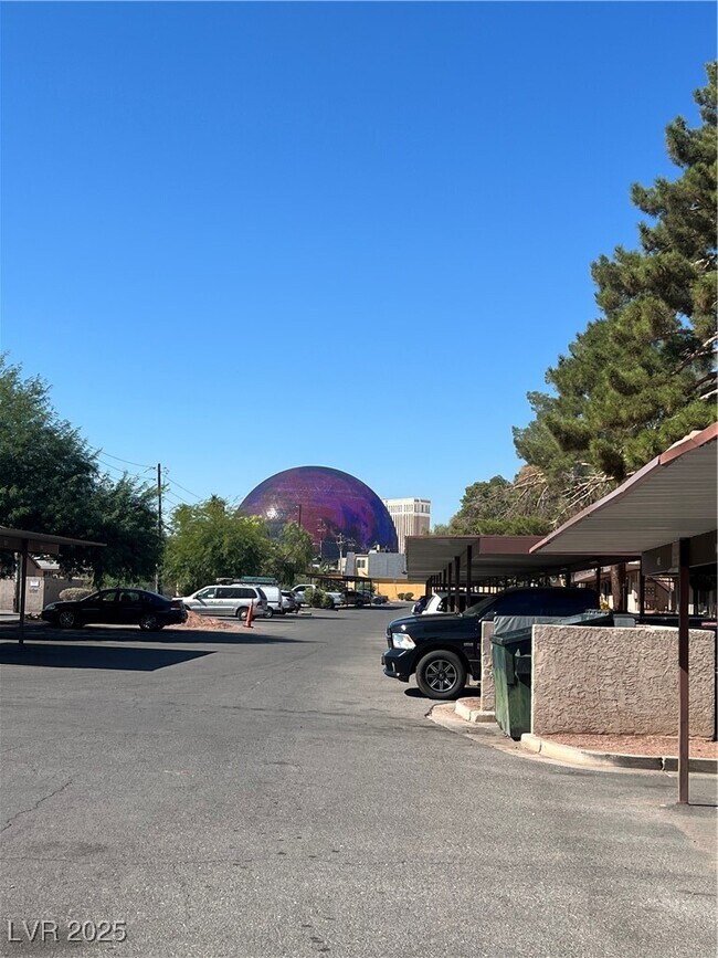 Building Photo - 595 S Royal Crest Cir Unit 20