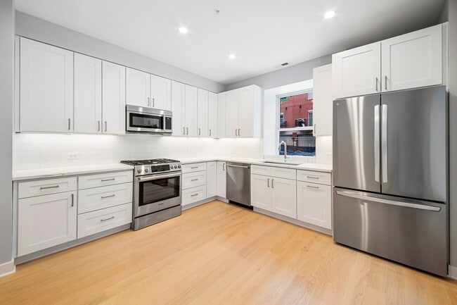 Photo - 4637 N Ashland Ave