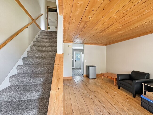 Photo - 1006 12th Ave SE