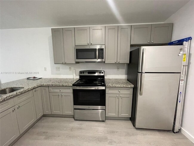 Photo - 2561 NW 4th St