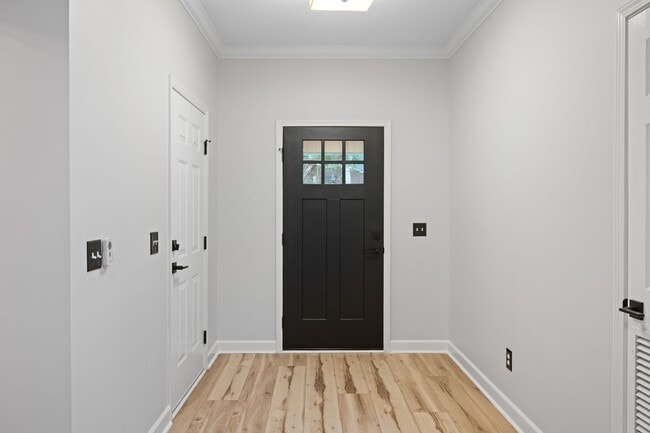 Photo - 202 Wynn Rd