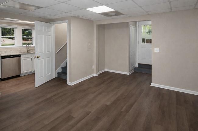 Photo - 471 E Montgomery St