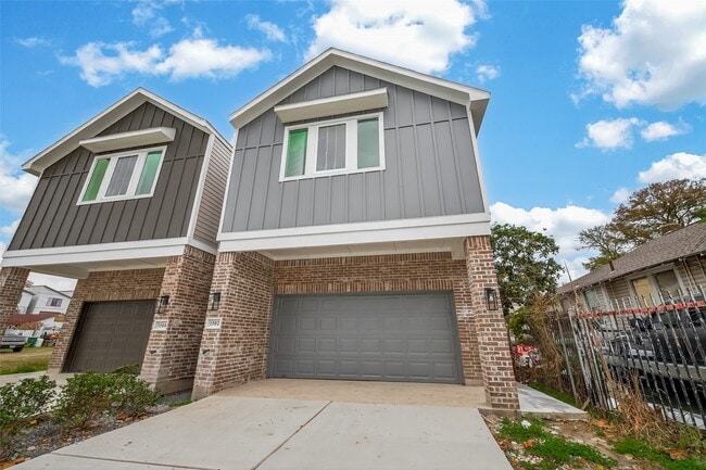 Photo - 1502 Hussion St