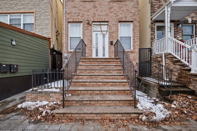 Photo - 15 Wales Ave