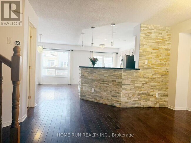 Photo - 330 Applecross Crescent