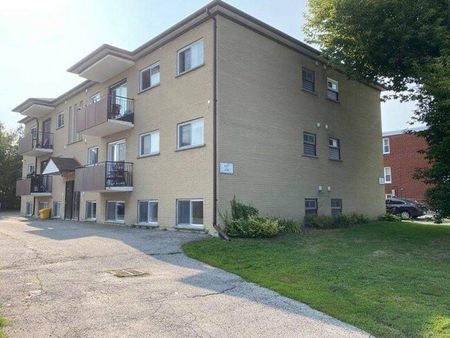 Building Photo - STUDIO APARTMENT FOR RENT IN OSHAWA Unit 104