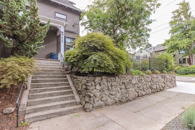 Photo - 2380 NW Northrup St