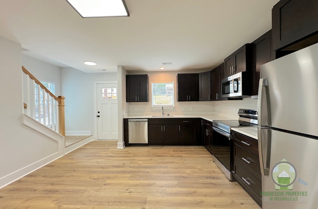 Photo - 7 Robin Hood Rd