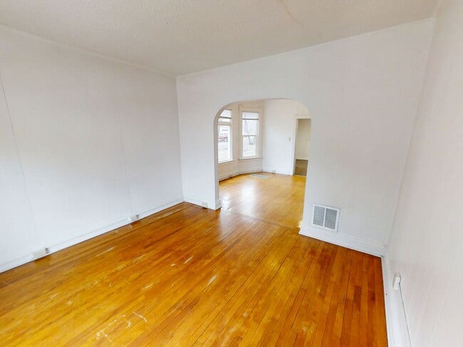 Photo - 2409 W 9th St Unit Apt 1