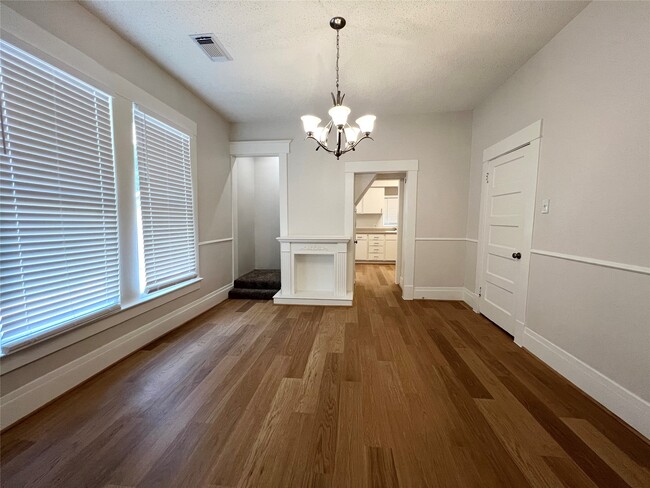 Photo - 421 E Myrtle St