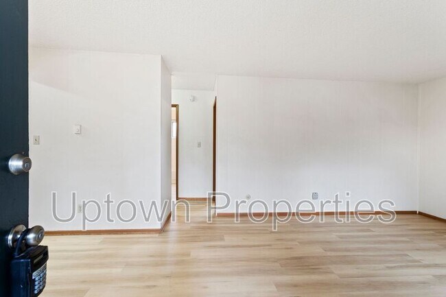 Photo - 8049 NE Flanders St