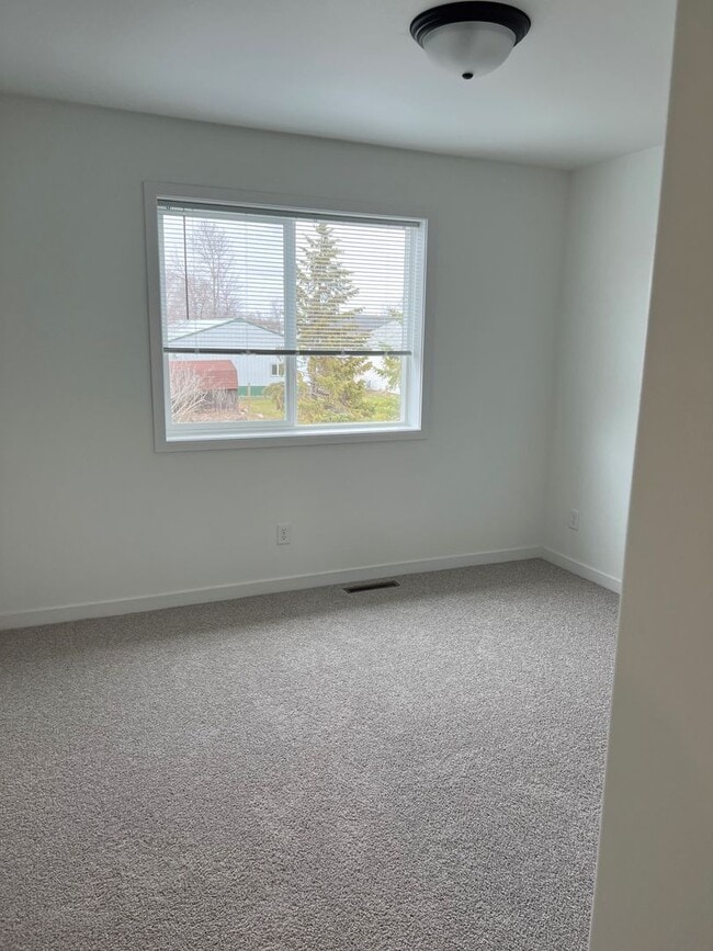 Photo - 4 Bed 2 Bath Twin Home