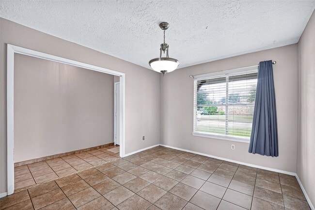 3602 Cedarcrest Dr