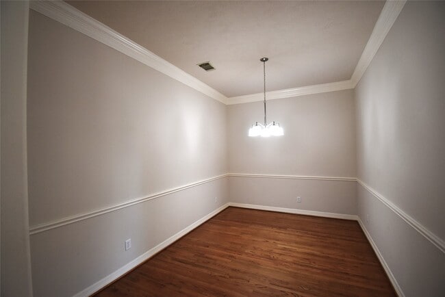 Photo - 2835 Briarhurst Park