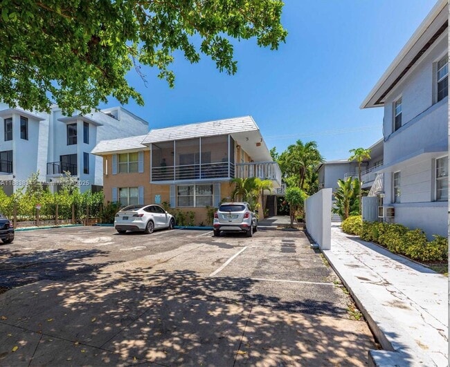 Photo - 1140 71st St Unit 3