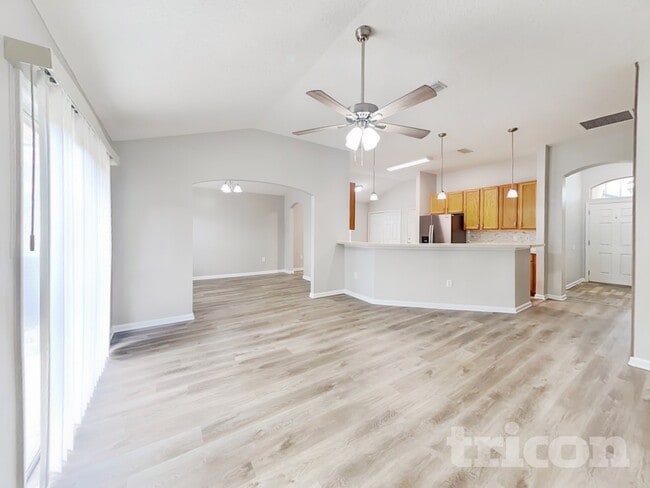 Photo - 2450 Creekfront Dr