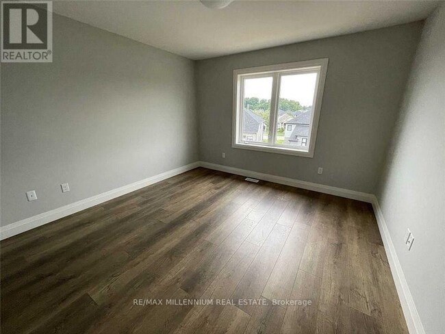 Photo - 550 Fairway Rd