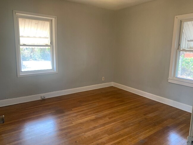 Photo - Cozy Two Bedroom Bungalow!