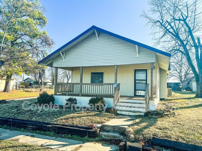 Building Photo - 201 S Jones Ave