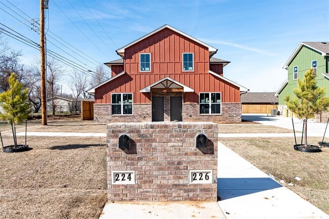 Building Photo - 224 N 3rd St