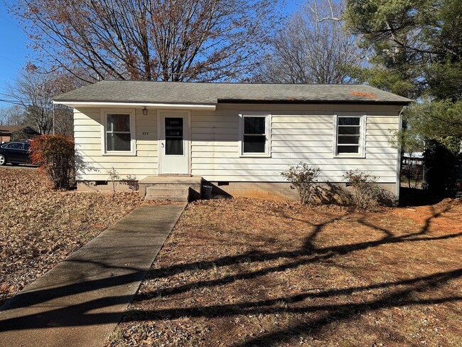 Park Dr. - 3 BR / 1 BA - Park Dr. - 3 BR / 1 BA House