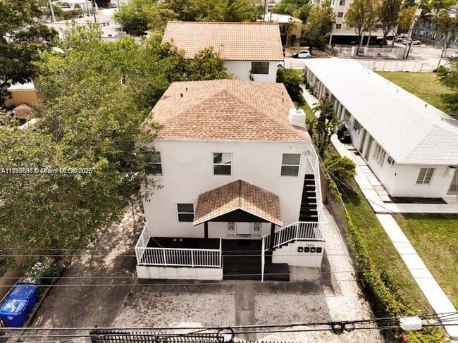 Photo - 1922 NW 1st St Unidad 3