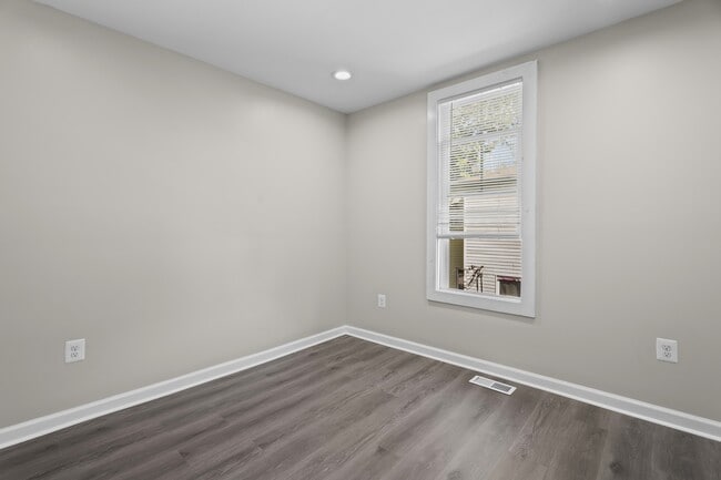 Photo - 2104 Allendale Rd