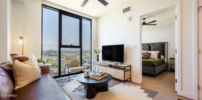 Photo - 817 N 6th St Unidad A2