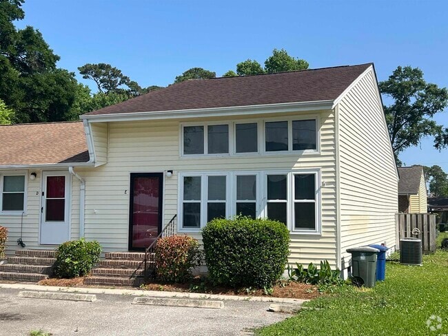Building Photo - 2801 Terminal St Rental