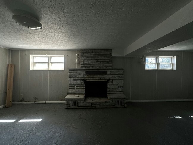 1439 Wolfe Ln