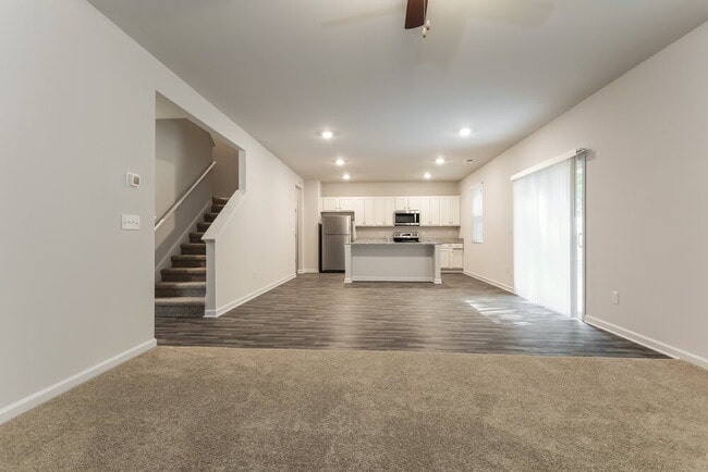 Photo - 219 Hamilton Pointe Dr