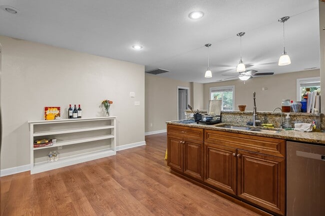 Photo - Beautifully Updated 4-Bedroom Home in Norf...
