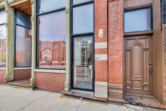 Photo - 1429 W Grand Ave Unit 3F