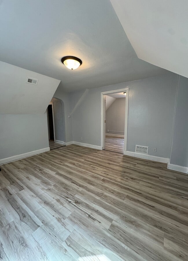 Building Photo - 1614 Sibley Ave Unit 2