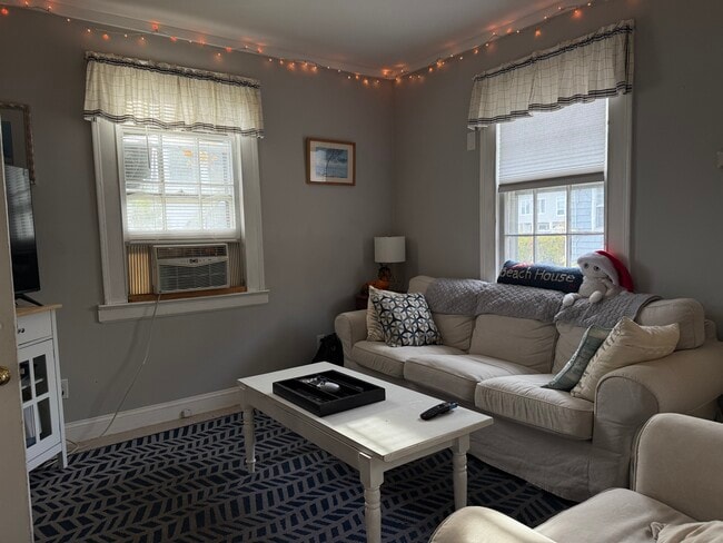 Photo - 621 Fairfield Beach Rd