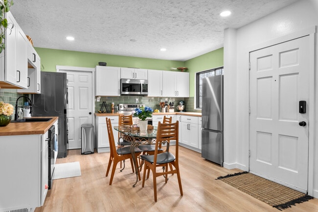 Photo - 716 E 50 S Unit Upper Level